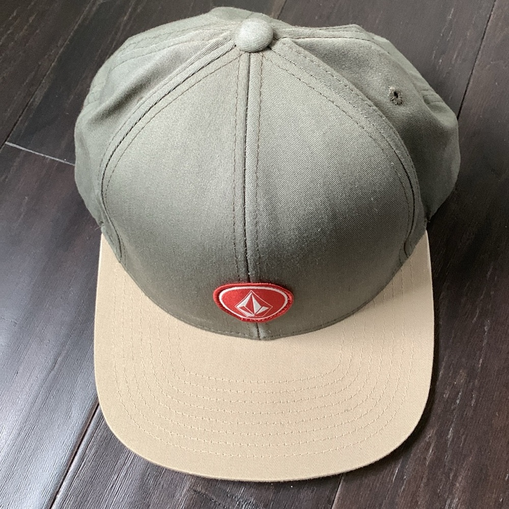 Volcom Hat - Picture 6 of 6